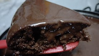 BOLO DE CHOCOLATE COM CALDA | FEITO NA FRIGIDEIRA | RÁPIDO E FÁCIL