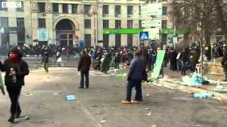 Serious devastation after night of clashes in Kiev