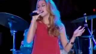 Hadise - Minik Kalpler Live ( 20.10.2010)