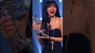 Congratulations🎉 ‘LALISA’ by Lisa of BLACKPINK wins the #VMAs award for Best K Pop