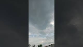 Awan hitam mirip corong Silangit subang