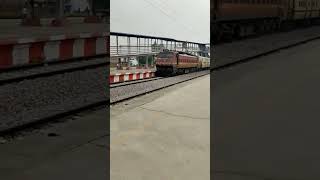 05086 Lucknow Mailani Special Train Arrival at Gola Gokarannath #shorts #wap4