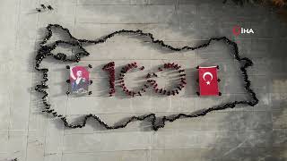 ÖĞRETMEN VE ÖĞRENCİLERDENMUHTEŞEM 100'NCÜ YIL KOREOGRAFİSİ