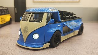 R$ 159,00MINIATURA VOLKSWAGEN BUS T1 KOMBI 1/32 SOM/LED CARRINHOMiniatura