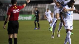 Santos bate Paysandu e larga na frente