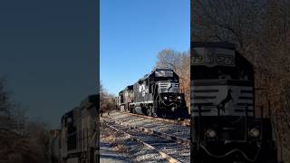 NS 5279 GP38-2 leads NS K76 through Piscataway w/ an Awesome Sounding Leslie RS3L!