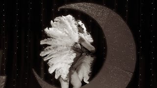 Feather Fan Burlesque Showgirl Dance to Putting on the Ritz