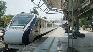 Vande bharat train skipping Chandkheda road at full speed ( Mumbai - Gandhinagar) Indian Railways