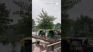 #shortsvideo #delhi #beautiful #ghoomighoomi #trendingshorts #delhistreet #cannaughtplace #baarish