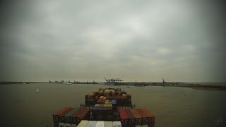 Time-lapse (90x): arrival Felixstowe (U.K.) [4K / UHD]