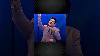 Abhijeet Bhattacharya ke liye gaate huwe Udit Narayan #uditnarayan #uditnarayanlive #shorts #viral