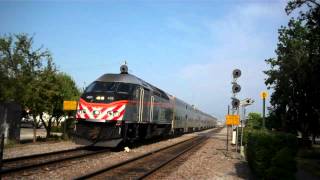 HD: Metra MP36PH-3S 425 leads an outbound train with an amazing hornshow at Bensenville Il.