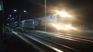 Hunting Kereta Api di Stasiun Kemranjen pada malam takbiran