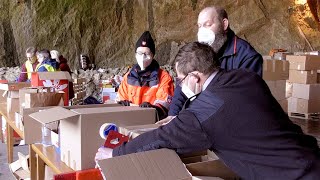 Beeindruckende Sammelaktion in der Höhle (Balve)