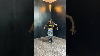 Morni si chaal 🦚| Dance Cover #simmychatterjee #dance #trendingshorts #youtubeshorts #viral #shorts