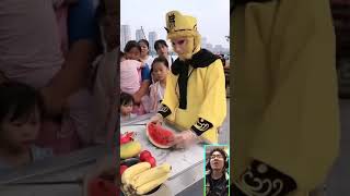 Rei macaco 🐵🦍fazendo sorvete 🍨_ Comida de rua na Ásia😱