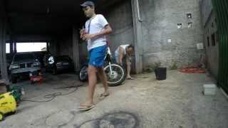 Time-lapse   Trocando a roupa da CRF 230 - 20.04.2014 - Massad