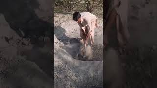 A people dug the caly for making home .#shorts#viralshorts #trendingvideo