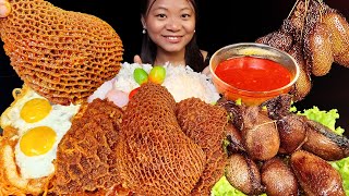 Eating Spicy Buff Honeycomb, Bone Marrow Stuffed Tripe With Rice & Spicy Noodles, Nepali Mukbang