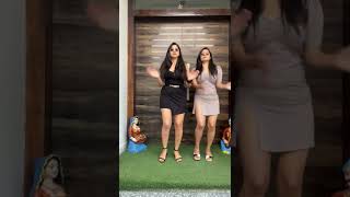 kiska dance Acha lag raha hai? comment me bataiye | 2 Indian girls dance moves in one piece dress