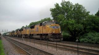 Union Pacific 5050 Leads MPRCB-14 Through Elmhurst, IL.