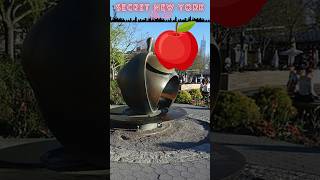 Big Apple statue in West Village #newyork #bigapple