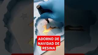 Adorno de navidad de resina a #resinaepoxi #manualidades video por @sk_arthouse