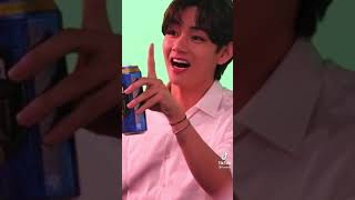 #bts #v #kimtaehyung omg his smill