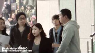 [fancam] 110429 SHINee Minho pass-by @ Seoul Women's University recording