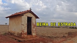 Mais uma pequena capela na beira do estradão!