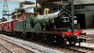 The best looking OO scale locomotive ever? SECR Hatton's Genesis coaches & Class D 4-4-0 from Dapol