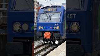 01/2023 - Arrivée d’une Z5600 Transilien en gare de Viroflay Rive Gauche avec @TC_Z2N