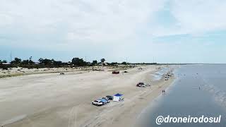 Praia da Capilha em Rio Grande-RS, água da Lagoa Mirim.