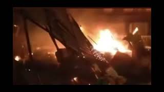 INSANE FOOTAGE OF UKRAINIAN CIVILIANS DISABLING RUSSIAN TANKS WITH MOLOTOV COCKTAILS!!!