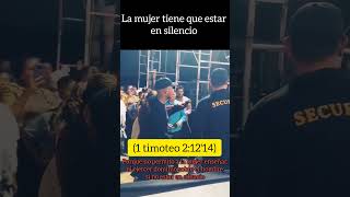 La mujer tiene que estar en silenció.