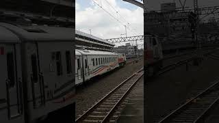 ka TAKSAKA TAMBAHAN di izinkan berangkat dari stasiun jatinegara#shorts