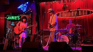 James McMurtry & Betty Soo - Gulf Road