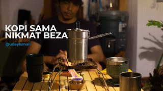 [ Kopi di beranda ] . Mungkin Cara kita mengopi sama, tapi nikmat kita berbeza-beza