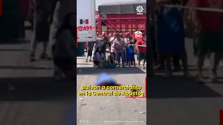 Ultiman a un comerciante en la Central de Abastos en #Querétaro , los agresores huyeron en moto