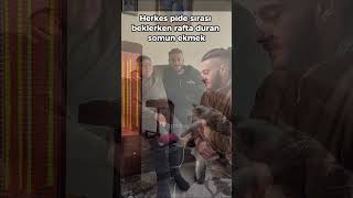 Herkes pide sırası beklerken rafta duran somun ekmek