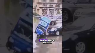 Mobil hampir menabrak bentor #shortvideo #shorts