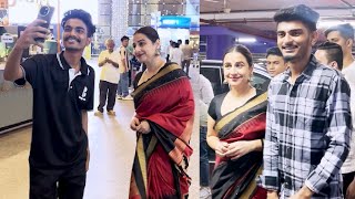 Vidya Balan Sweet Moment Posing With Fans At Mumbai Airport