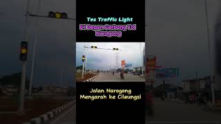 Traffic Light di depan Gerbang Tol Narogong Sudah Nyala. Namun masih kedip kedip#shorts#toljorr2