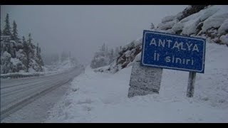 antalyada kar yagışı  korkuteli arası ile antalya arası