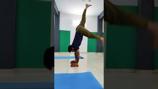 🔥 trying to 💪hand standing😜#shorts #yoga #handmade #standing #funny #youtube