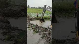 👆 Excavator Matador Shantui Vs. Deep Water In Canal Part 158