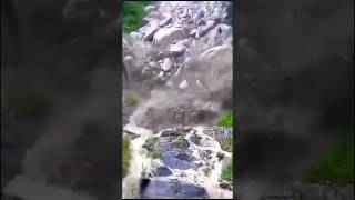 Landslides in Uttarakhand in Monsoon ❌🚫🚷🌊🏔️   #shorts #shortsvideo #viralvideo #trending #landslide