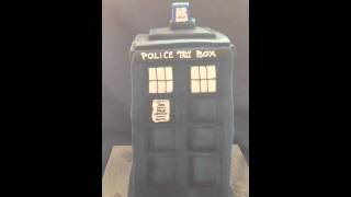 Dr who tardis cake