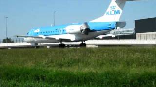 Waving Pilot @ Amsterdam Schipol