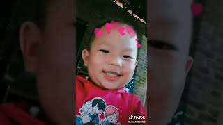 bayi cakep bikin gemes yang memandang